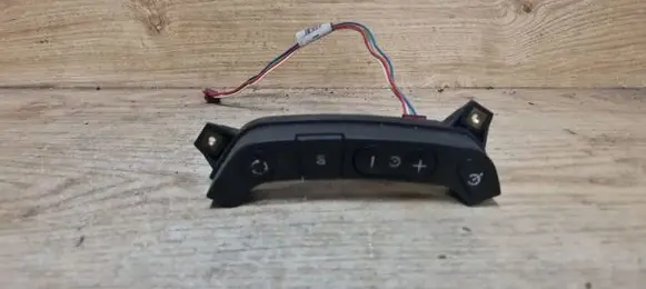 BMW 5 E39 Steering wheel buttons/switches 8380274