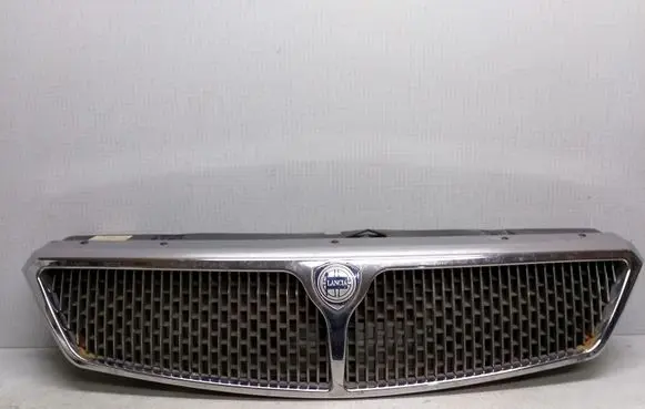 Lancia Zeta Front bumper upper radiator grill 1850873116 146239207