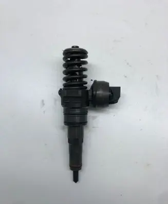 Volkswagen PASSAT B6 Fuel injector 038130073BQ 0414720312