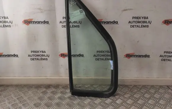 Renault Master II Front door vent window glass four-door 7700351236E