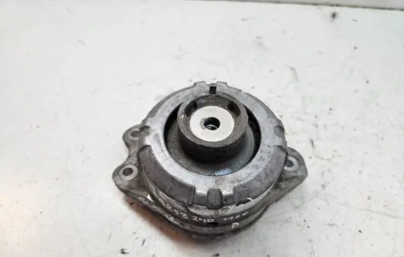 Mercedes-Benz GLC C253 Engine mount bracket A2532401100