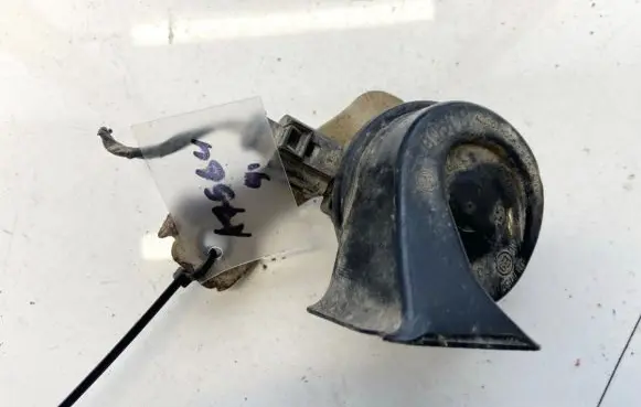 Skoda Octavia Mk2 (1Z) Horn signal e9011157