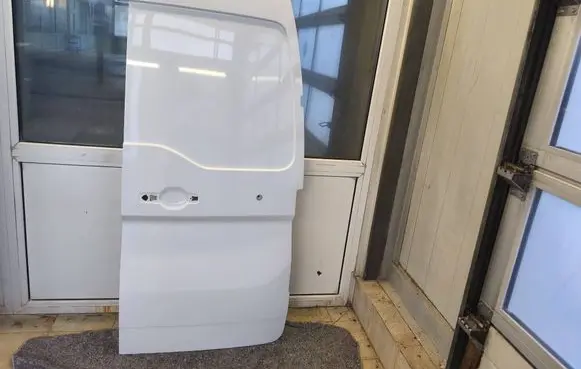 Renault Master IV Rear door