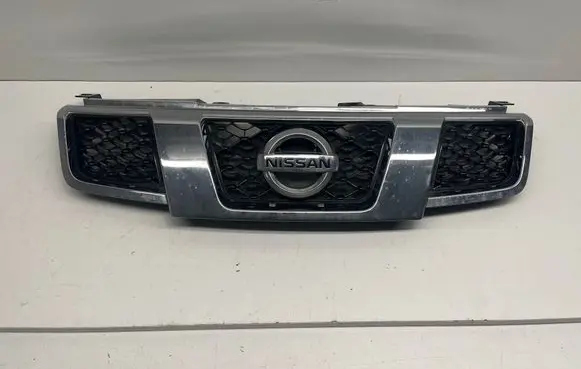 Nissan X-Trail T31 Front bumper upper radiator grill