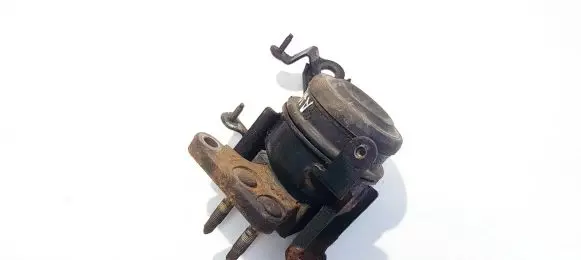 Toyota Avensis T250 Engine mount bracket