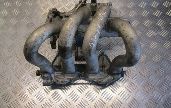 Nissan Almera Tino Intake manifold