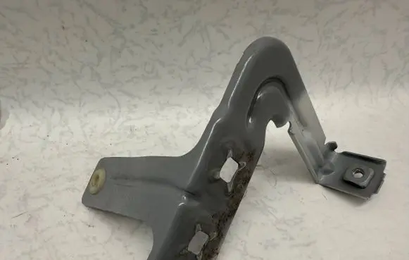BMW 2 F22 F23 Fender mounting bracket