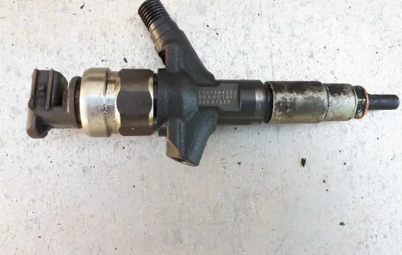 Subaru Outback Fuel injector 16613AA020