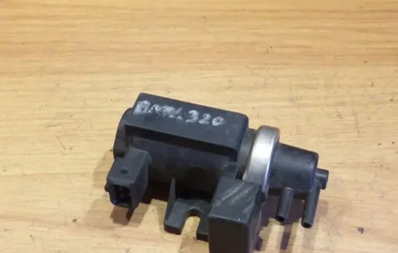 BMW 5 E39 Turbo solenoid valve 72279600