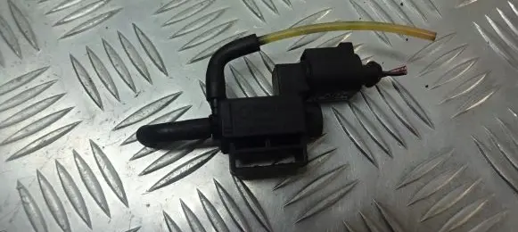 Skoda Octavia Mk1 (1U) Vacuum valve 037906283C