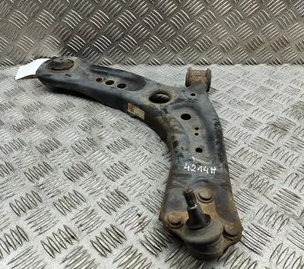 Volkswagen Golf VII Front lower control arm/wishbone 5Q0407152J