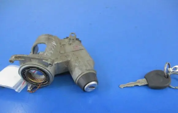 Volkswagen Golf III Ignition lock 357905851