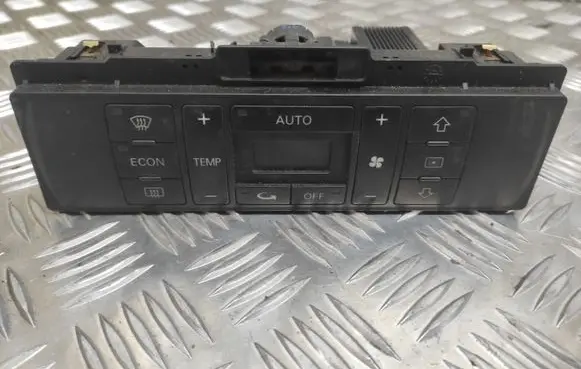 Audi A4 S4 B5 8D Climate control unit 8D0820043M