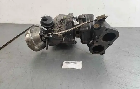 BMW 5 F10 F11 Turbo 11658506381