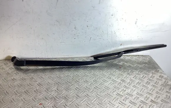 Lexus LS 460 - 600H Front wiper blade arm