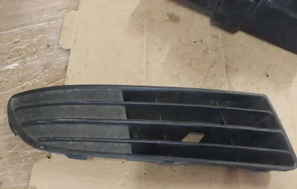Volkswagen Polo Front bumper lower grill 6Q0853666E