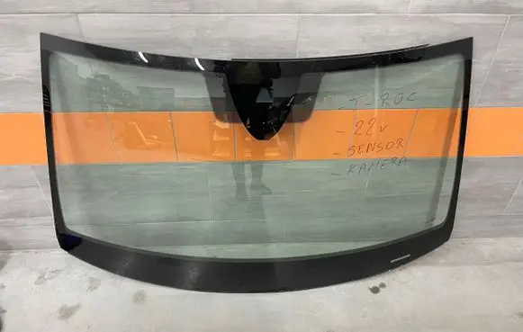 Volkswagen T-Roc Front windscreen/windshield window 