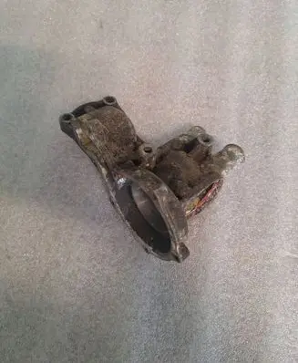 Audi 100 200 5000 C3 Thermostat housing 