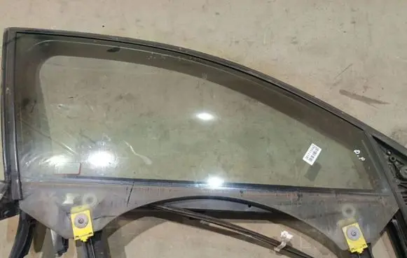 Audi A6 S6 C6 4F Front door window glass four-door AS2