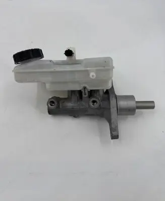 Renault Master III Master brake cylinder 033508