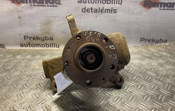 Iveco Daily 30.8 - 9 Front wheel hub