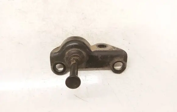 Toyota RAV 4 (XA30) Front door lock loop/hook striker