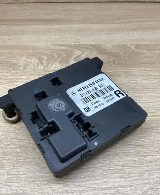 Mercedes-Benz E W211 Door control unit/module 2118201626