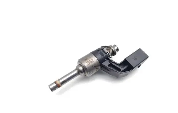 Volkswagen Golf VI Fuel injector 03C906036F