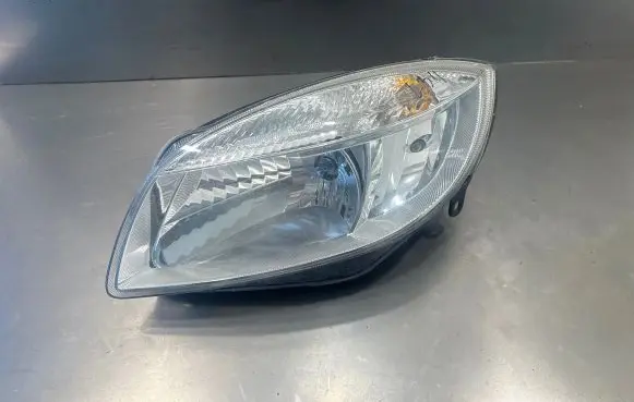 Skoda Fabia Mk2 (5J) Headlight/headlamp 5j1941015