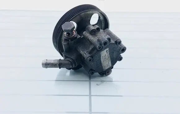 Citroen C5 Power steering pump 9682351680 7518955565
