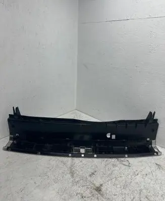 Trunk/boot sill cover protection