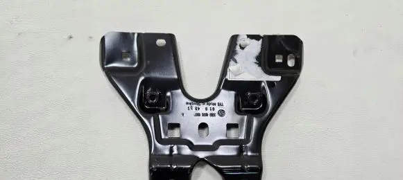 Volkswagen PASSAT B8 Other engine bay part 3G0805567
