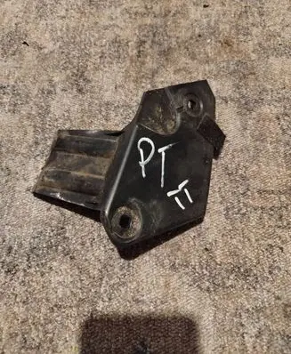 Audi TT Mk1 Rear bumper mounting bracket 8N0807484