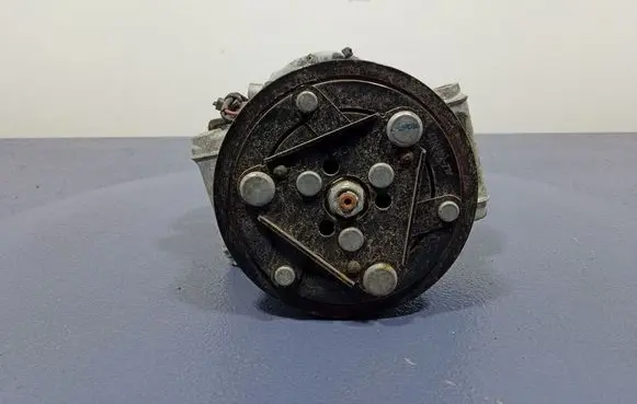 Renault Clio V Air conditioning (A/C) compressor (pump) 926008955R