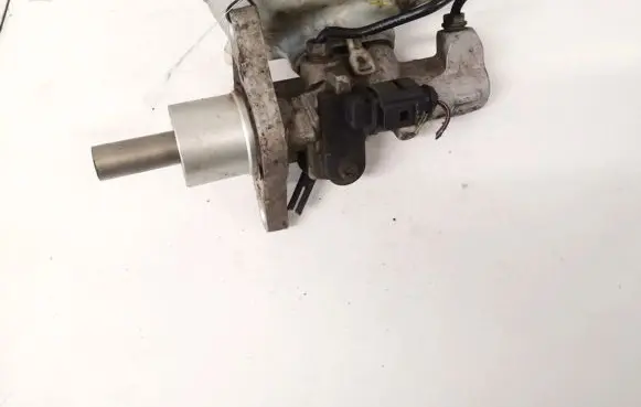 Skoda Octavia Mk2 (1Z) Master brake cylinder