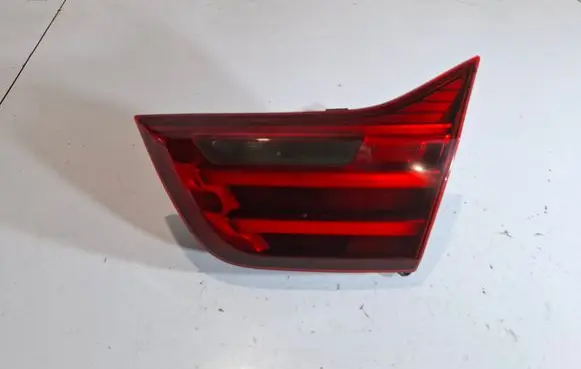 Tailgate rear/tail lights