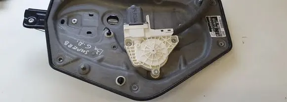 Skoda Superb B6 (3T) Rear door window regulator with motor