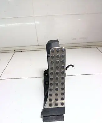 Mercedes-Benz EQC Accelerator throttle pedal A2533002000