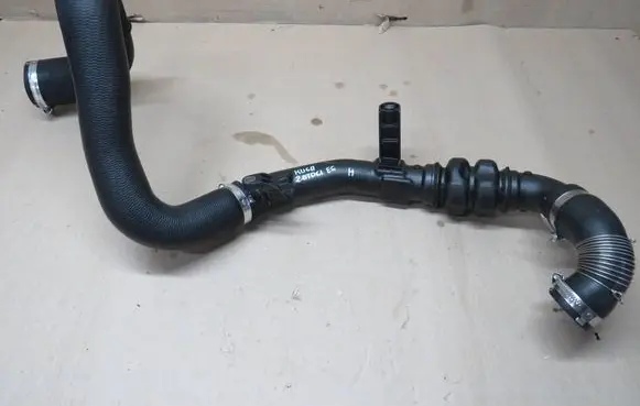 Ford Kuga II Intercooler hose/pipe FV416C646DC F1014532804 A12802745