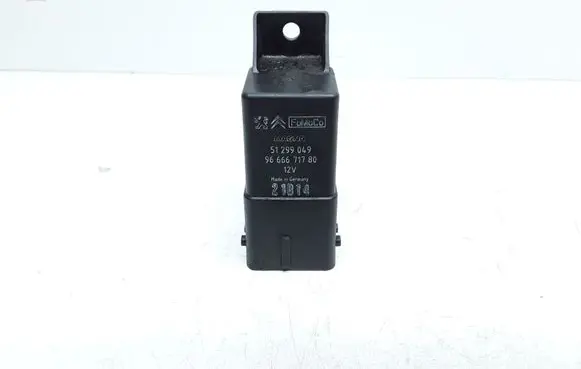 Volvo V40 Cross country Glow plug pre-heat relay 9666671780 51299049