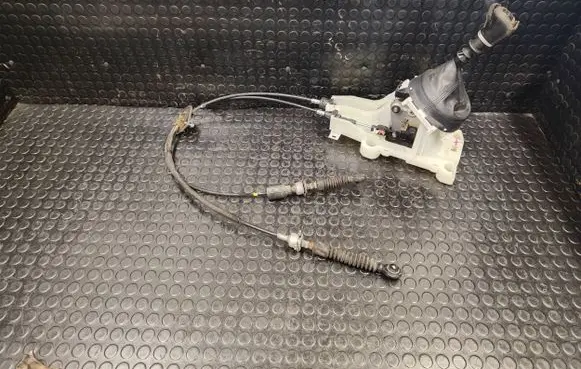 Peugeot 4008 Gear shifter/selector