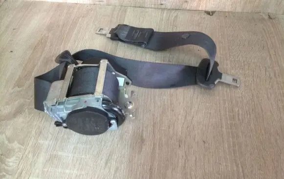 Renault Scenic II - Grand scenic II Rear seatbelt 0402077