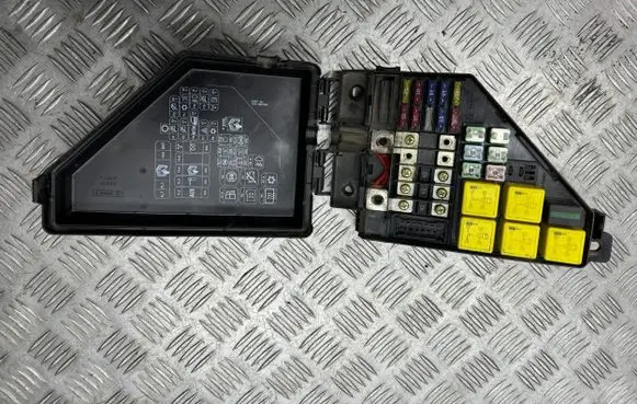 Rover 25 Fuse module YQE000720 193225091703