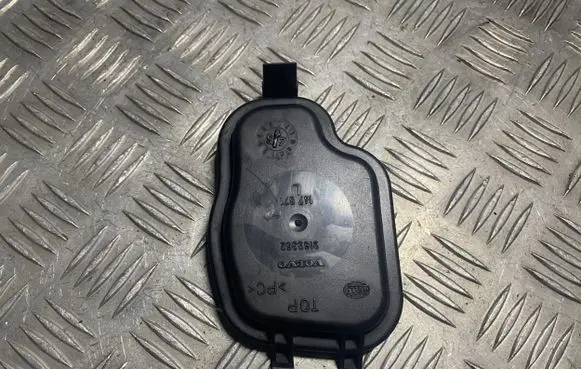 Volvo V70 Headlight/headlamp dust cover 9169362 147871