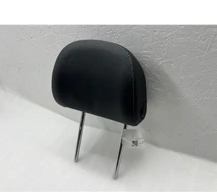 Audi Q2 - Front seat headrest 