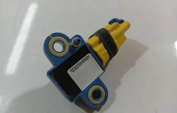 Volkswagen Golf V Airbag deployment crash/impact sensor 1K0955557A