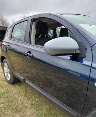 Nissan Qashqai Front door 