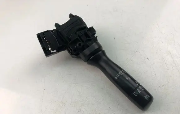 Lexus CT 200H Indicator stalk 173848
