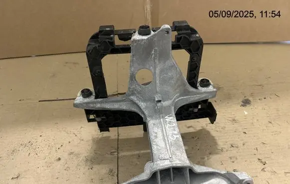 Mercedes-Benz E W213 Radiator mount bracket A2741410200 2741410200