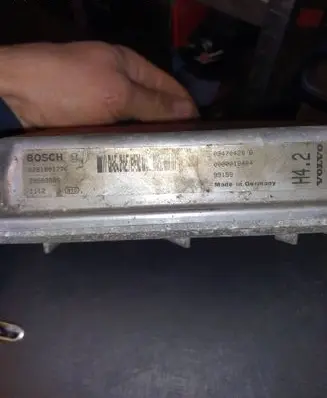 Volvo S70 V70 V70 XC Engine control unit/module 0281001776 09470429b